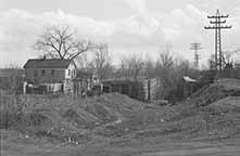 Enlarged Erie Canal Lock no. 9, with locktender's house